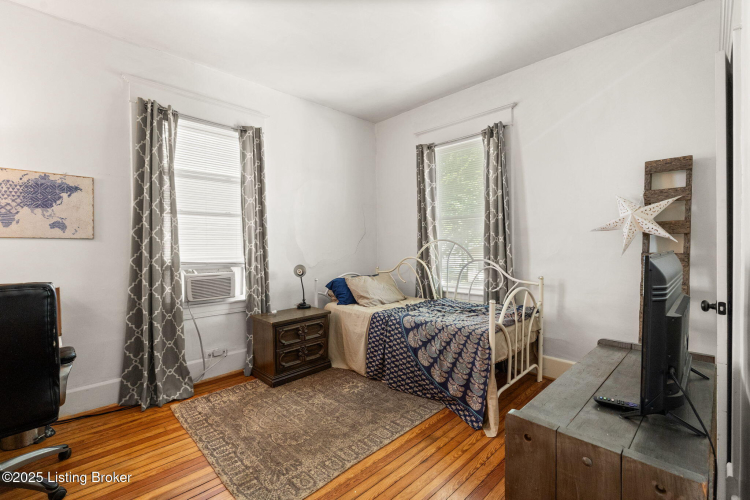 Listing Image 18