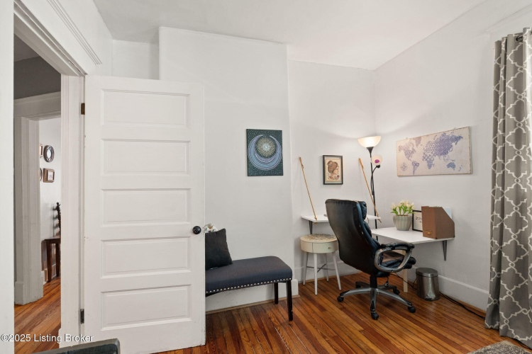 Listing Image 20