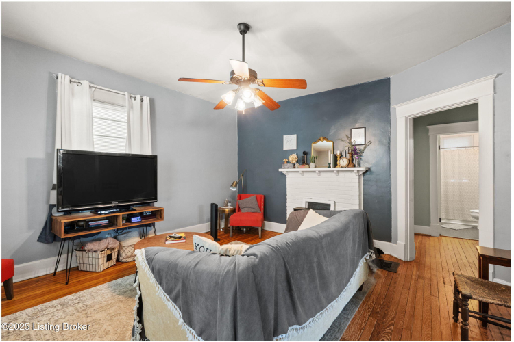Listing Image 9