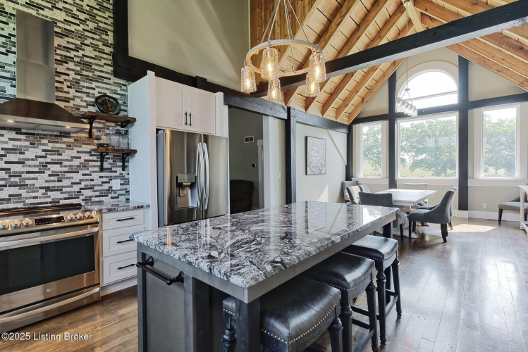 Listing Image 15