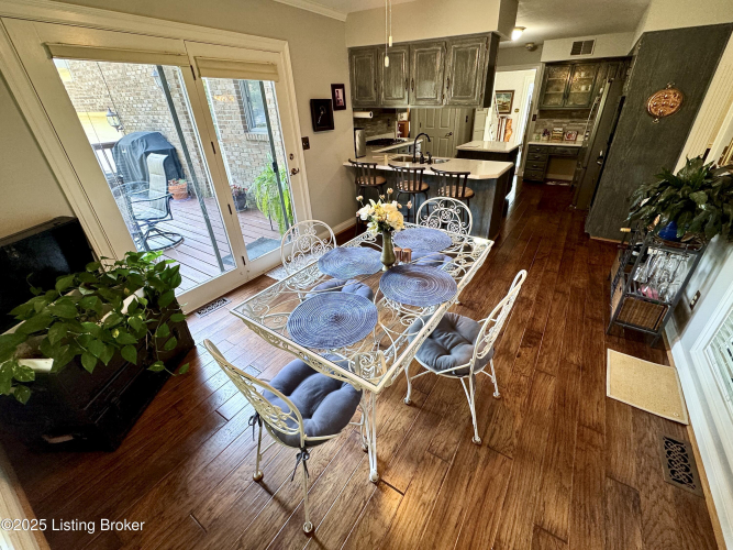 Listing Image 12