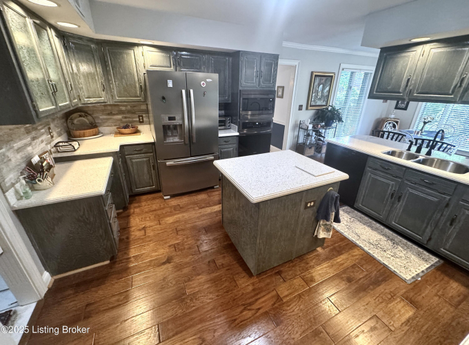 Listing Image 9