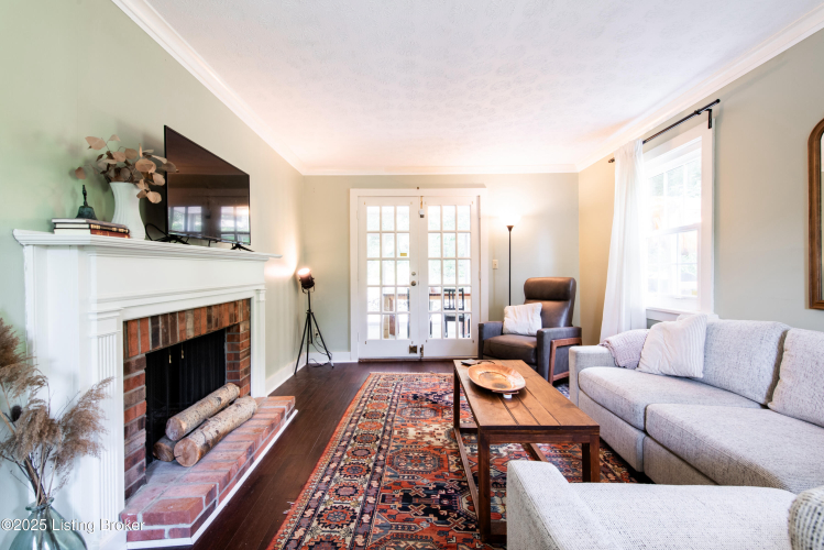 Listing Image 5