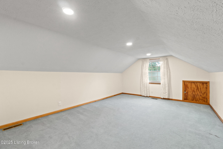 Listing Image 28