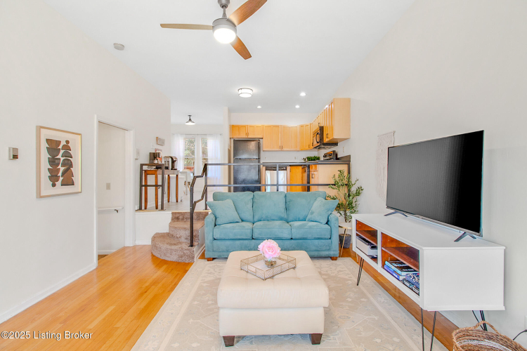 Listing Image 18