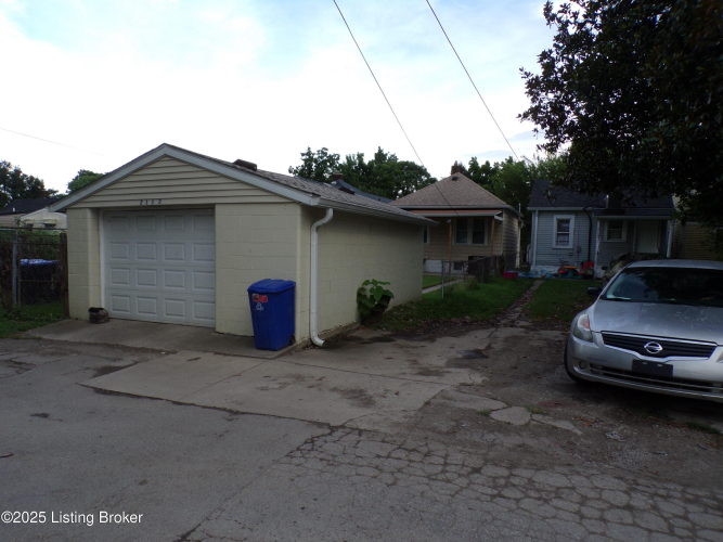 Listing Image 17