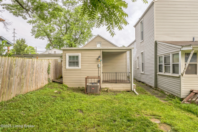 Listing Image 4