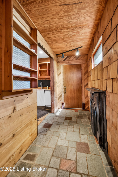 Listing Image 17