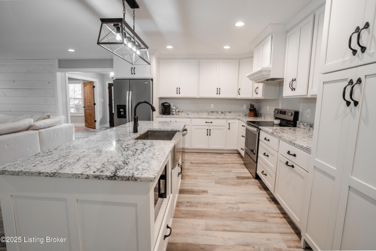 Listing Image 11