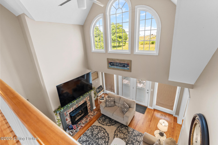 Listing Image 17