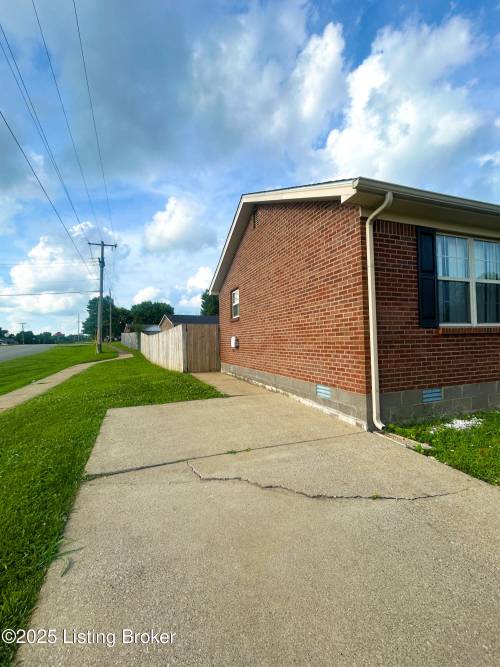 Listing Image 41