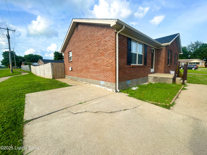 Listing Image 42
