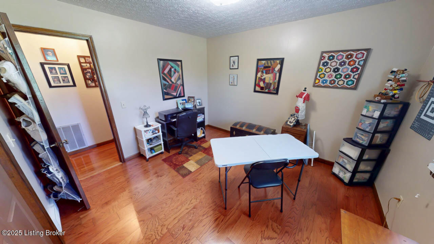 Listing Image 31
