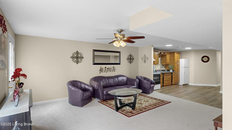 Listing Image 29