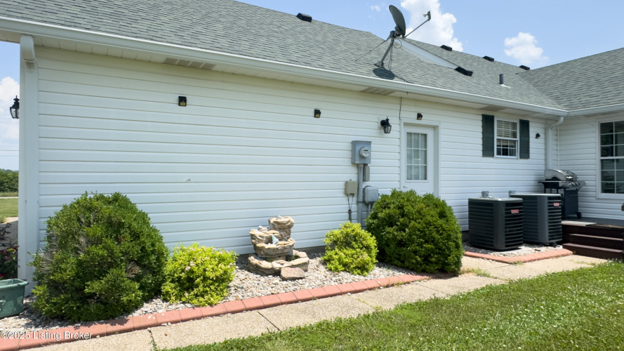 Listing Image 43