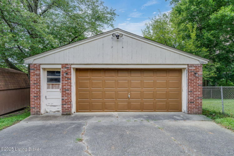 Listing Image 45