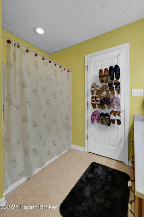 Listing Image 24