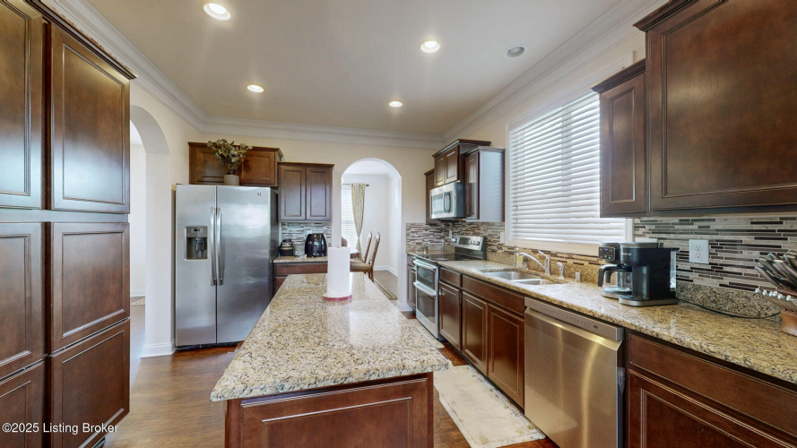 Listing Image 5