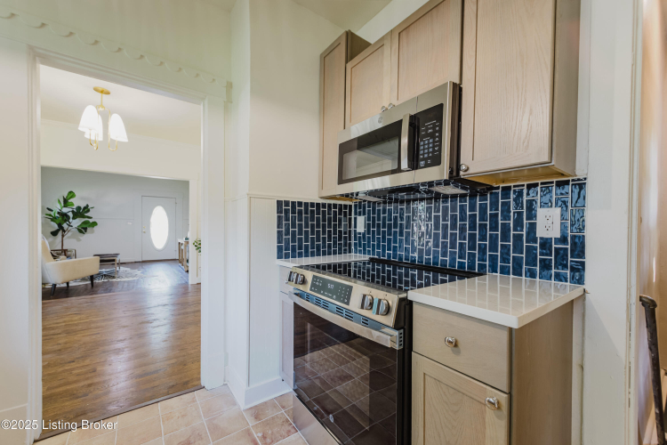 Listing Image 14