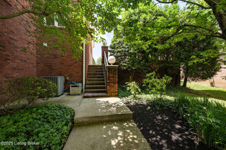 Listing Image 74