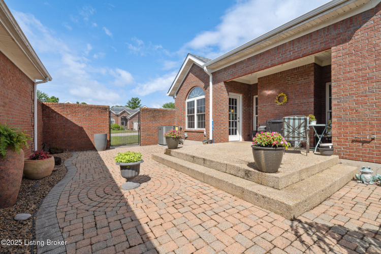 Listing Image 28