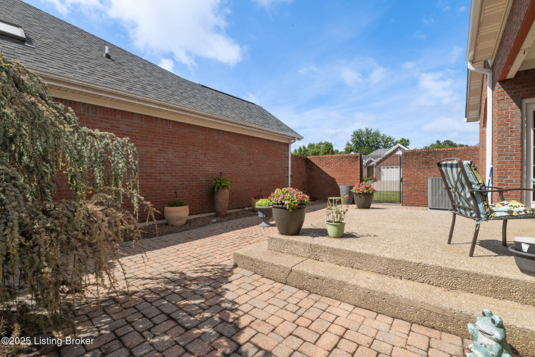 Listing Image 32
