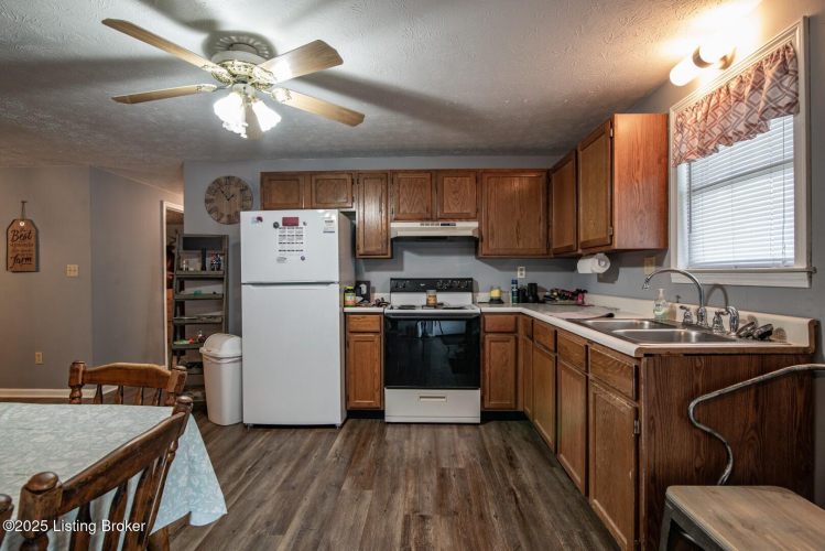 Listing Image 42