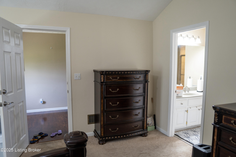 Listing Image 37