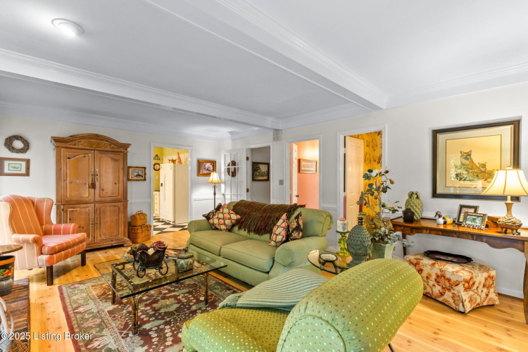 Listing Image 14