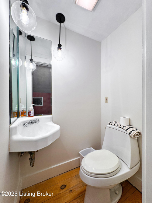 Listing Image 8