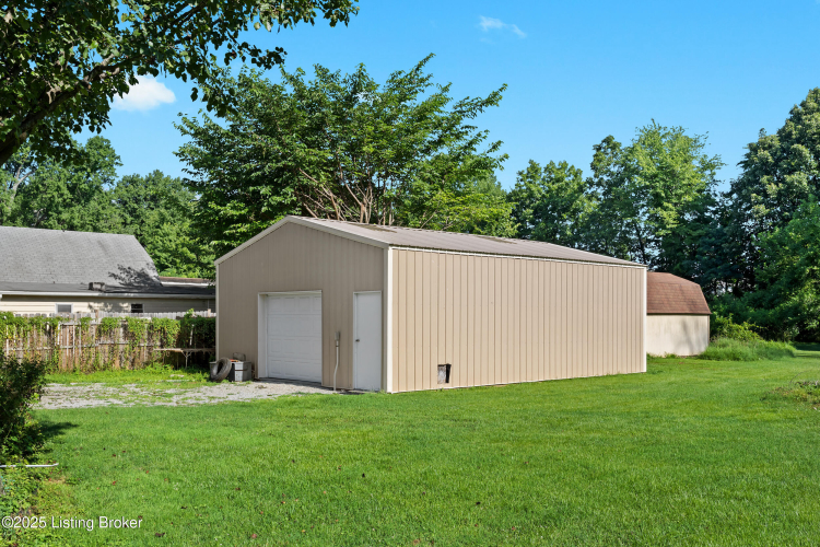 Listing Image 5