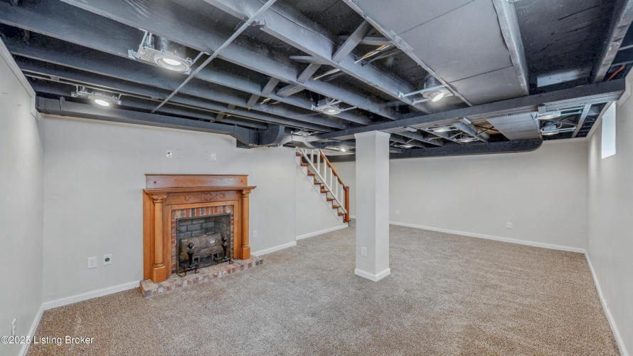 Listing Image 32