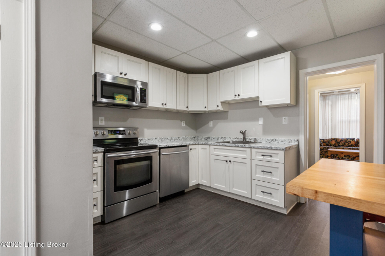 Listing Image 14