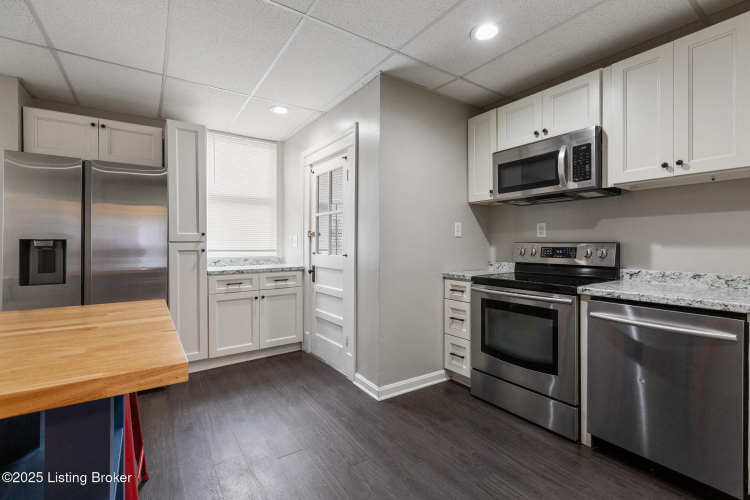 Listing Image 15