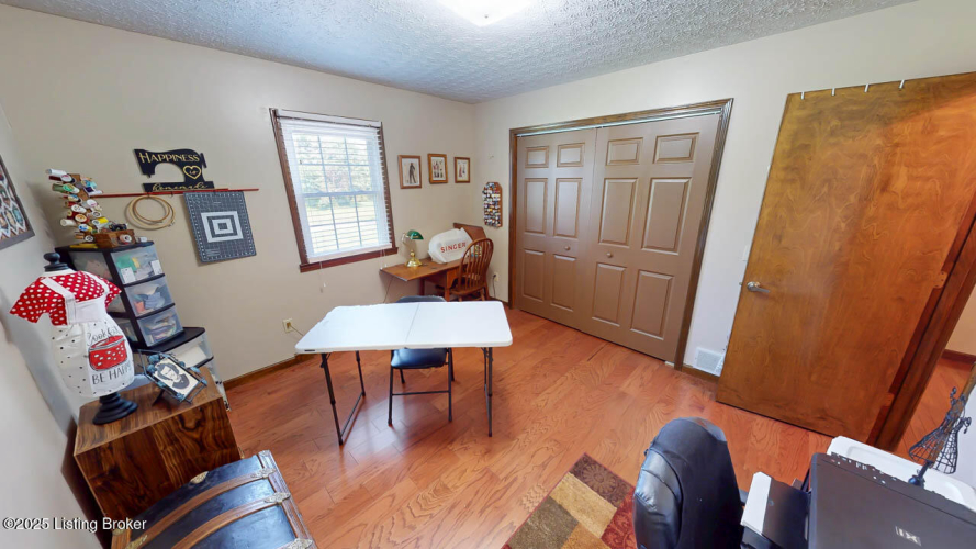 Listing Image 32