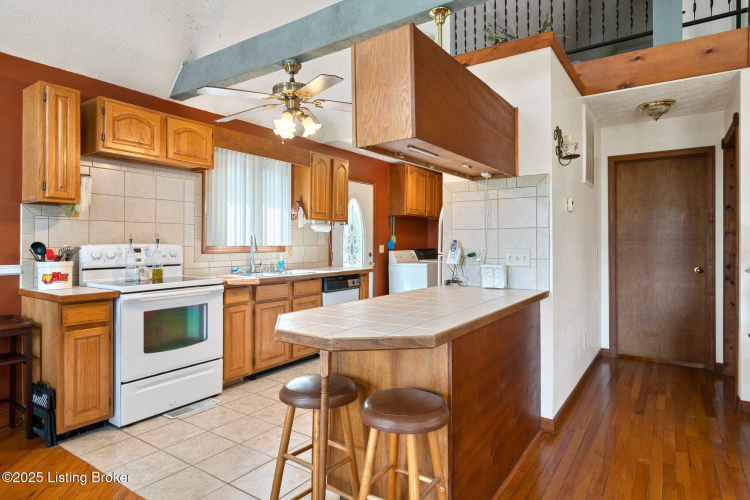 Listing Image 16