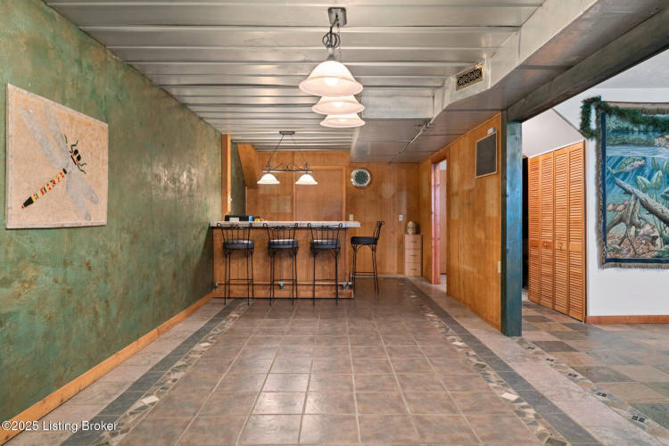Listing Image 38