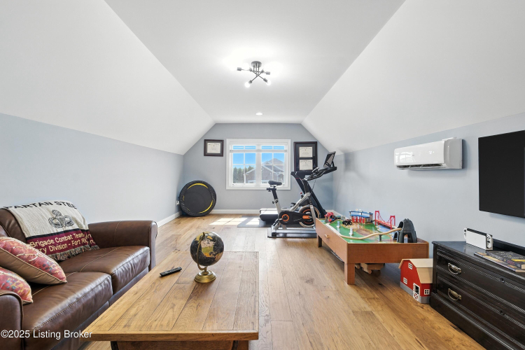 Listing Image 52