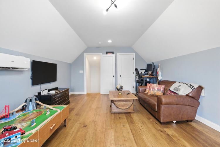 Listing Image 55