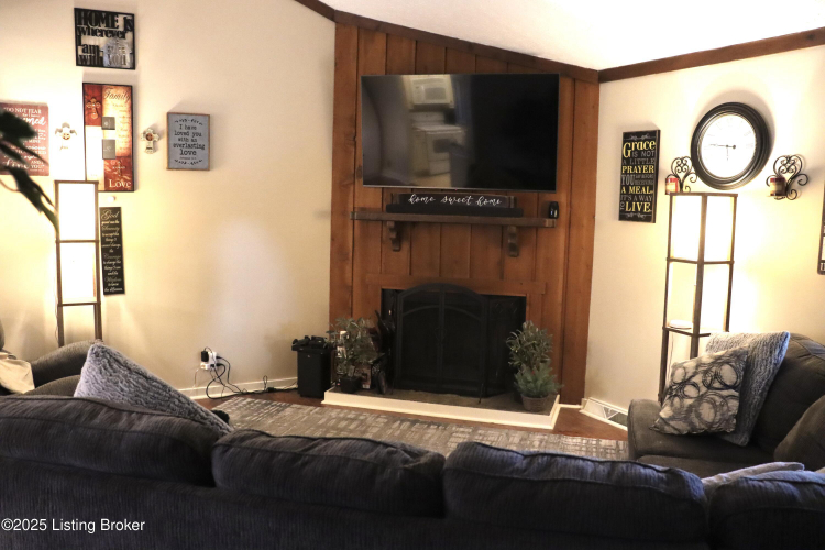 Listing Image 23