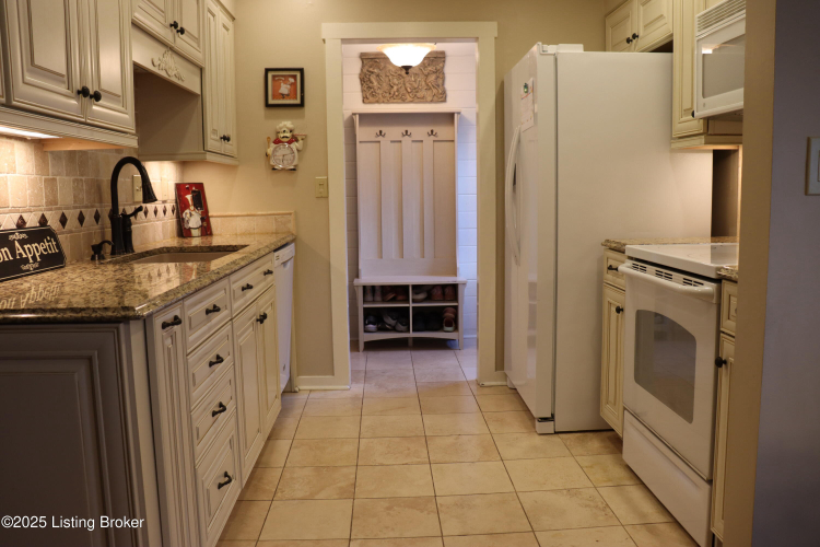 Listing Image 32