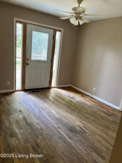 Listing Image 17