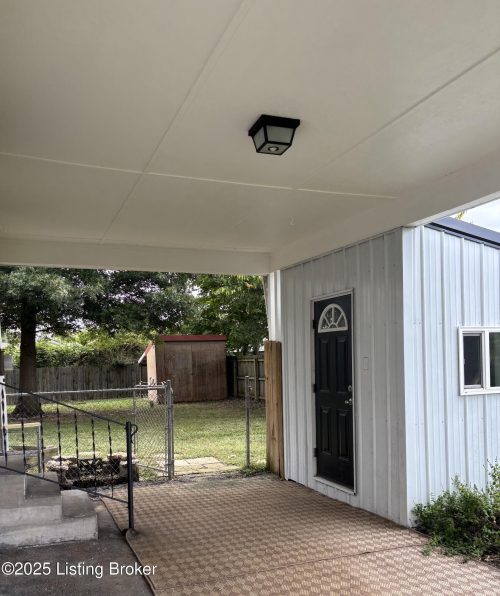 Listing Image 10