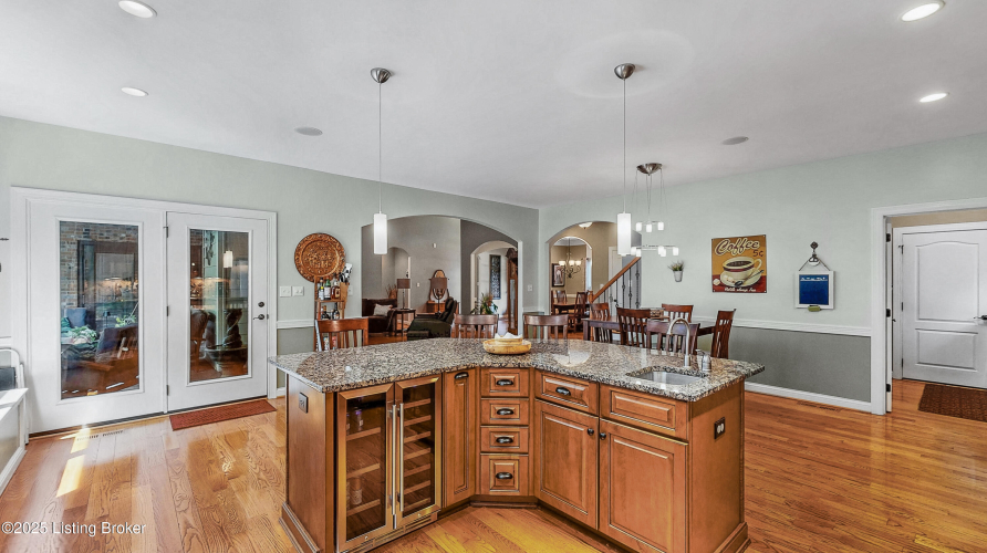 Listing Image 14