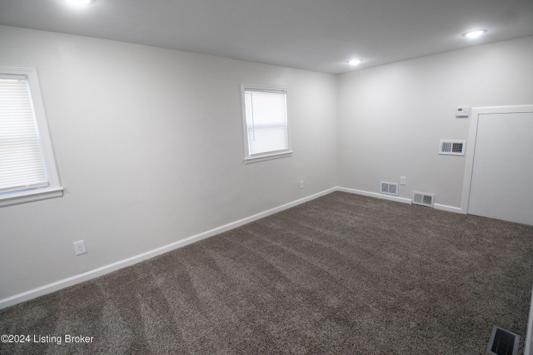 Listing Image 37