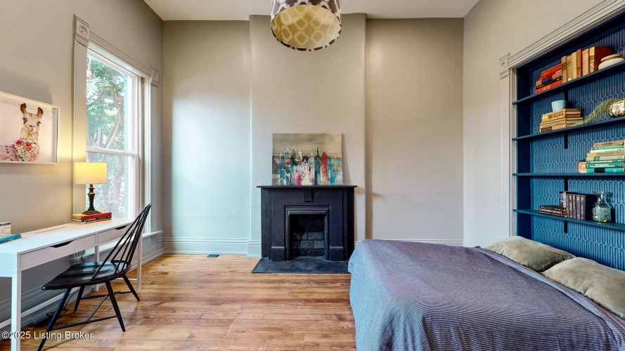 Listing Image 10