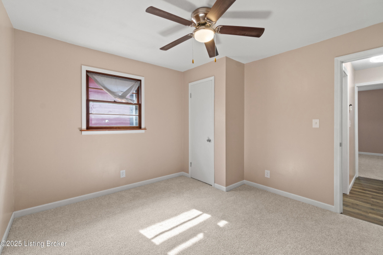 Listing Image 24
