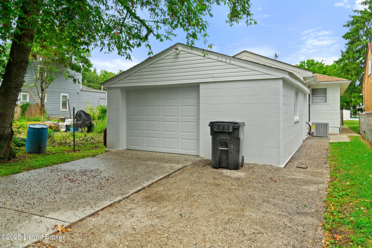 Listing Image 27
