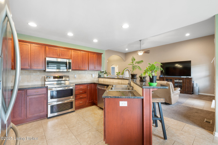 Listing Image 15