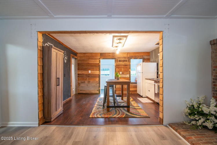 Listing Image 53